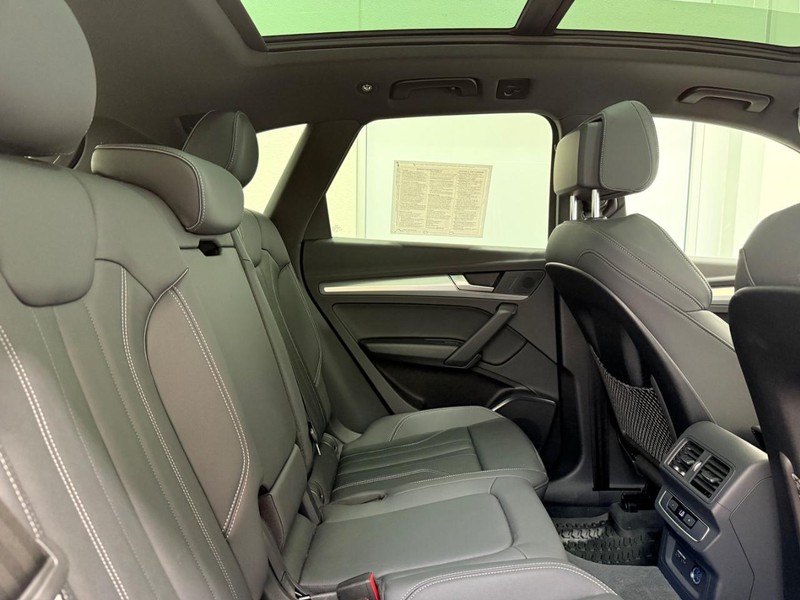 Audi Q5 Vehicle Image 8