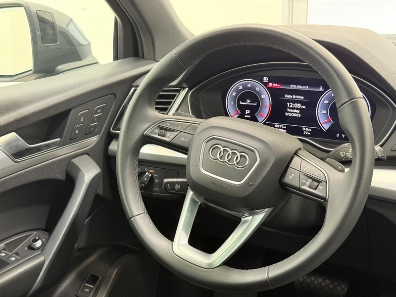 Audi Q5 Vehicle Image 12