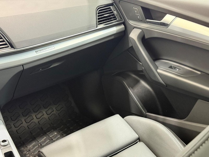 Audi Q5 Vehicle Image 13