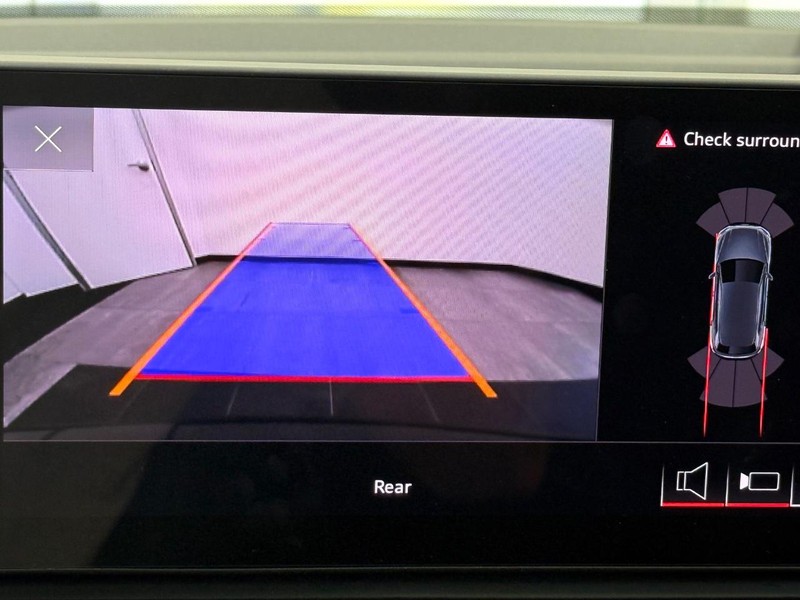 Audi Q5 Vehicle Image 18