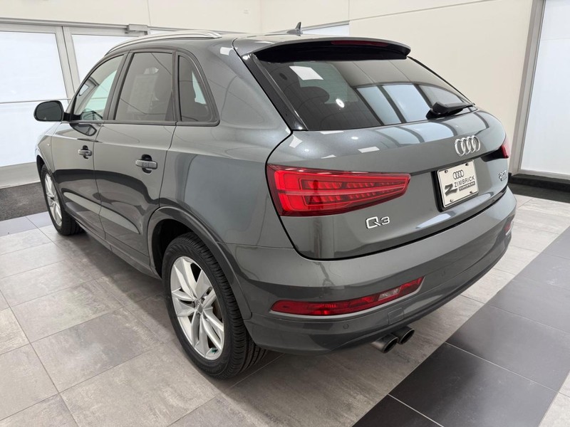 Audi Q3 Vehicle Image 4