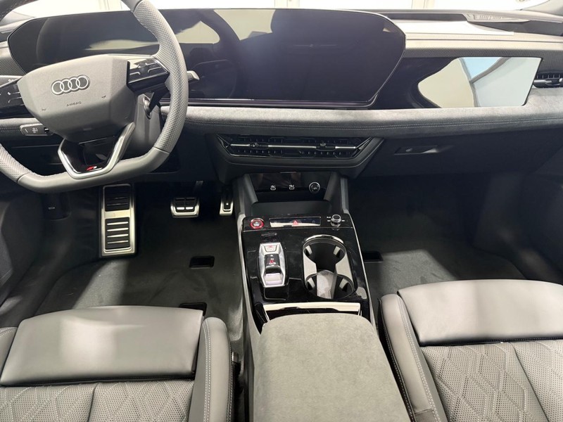 Audi S6 e-tron Vehicle Image 5