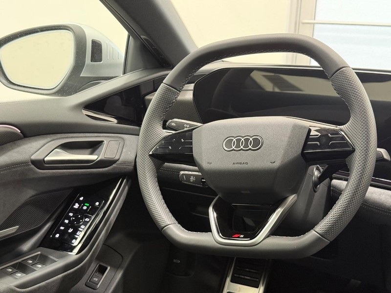 Audi S6 e-tron Vehicle Image 8
