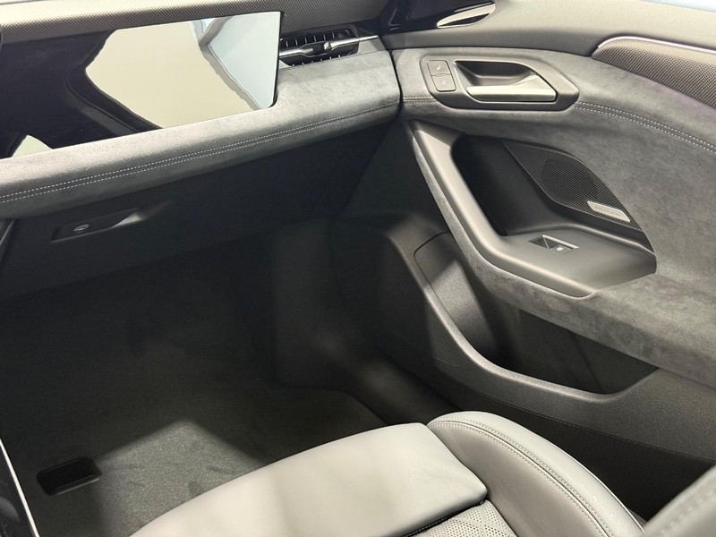 Audi S6 e-tron Vehicle Image 9