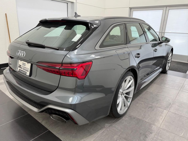 Audi RS 6 Avant Vehicle Image 2