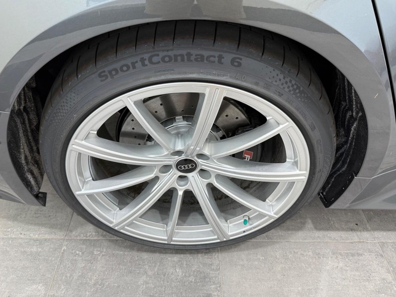 Audi RS 6 Avant Vehicle Image 3