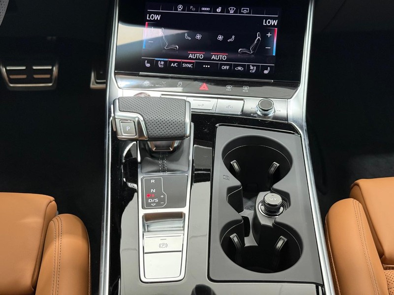 Audi RS 6 Avant Vehicle Image 7