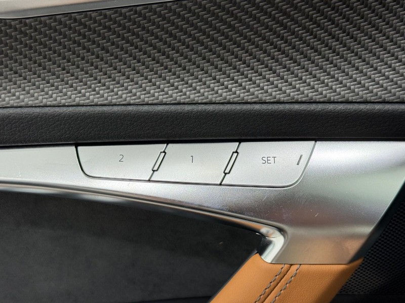 Audi RS 6 Avant Vehicle Image 10