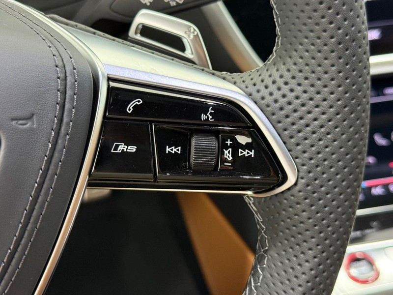 Audi RS 6 Avant Vehicle Image 12