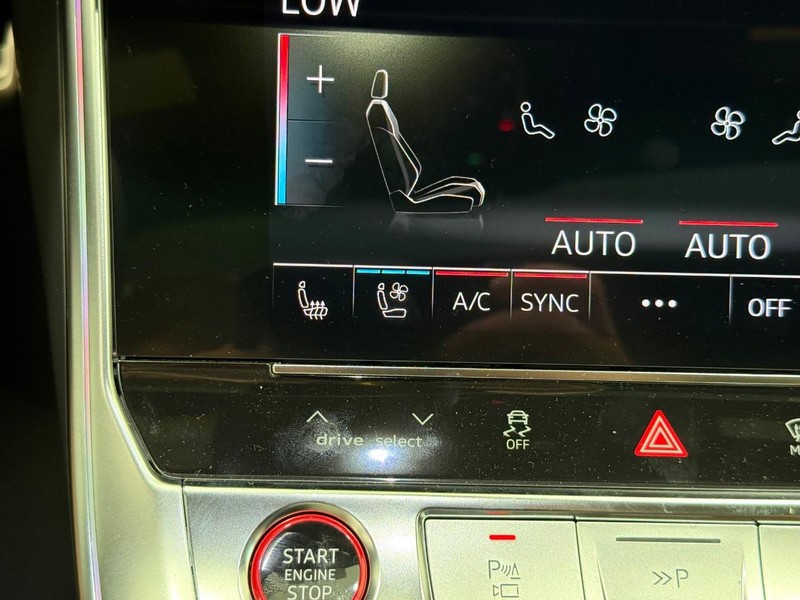 Audi RS 6 Avant Vehicle Image 14