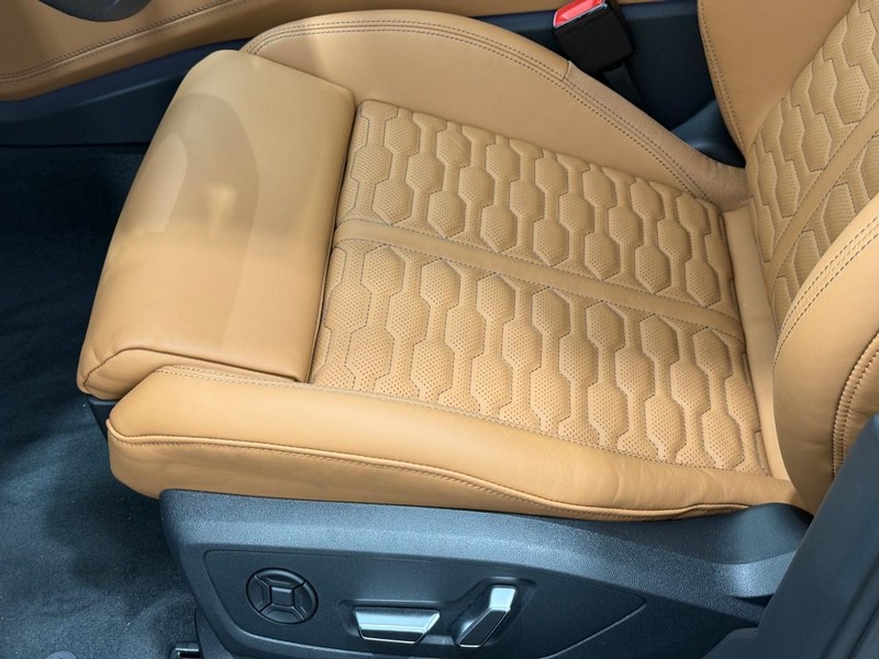 Audi RS 6 Avant Vehicle Image 16