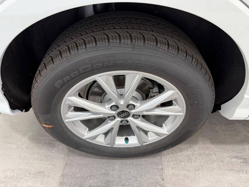 Audi Q3 Vehicle Image 3