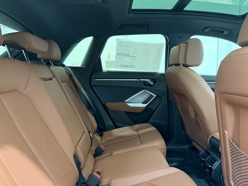 Audi Q3 Vehicle Image 4