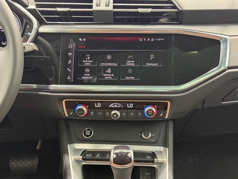 Audi Q3 Vehicle Image 6
