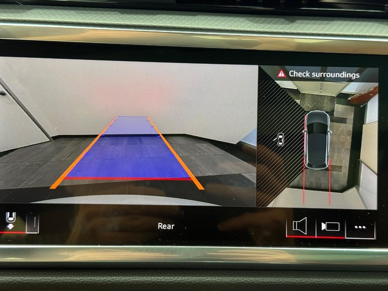 Audi Q3 Vehicle Image 11