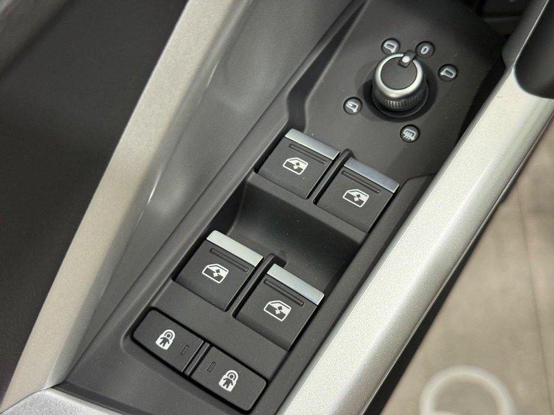 Audi Q3 Vehicle Image 13
