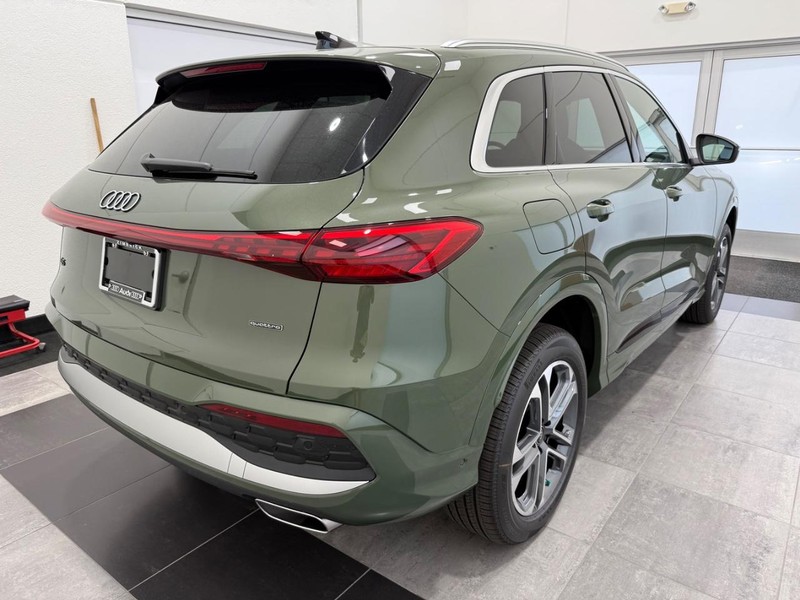 Audi Q5 Vehicle Image 2
