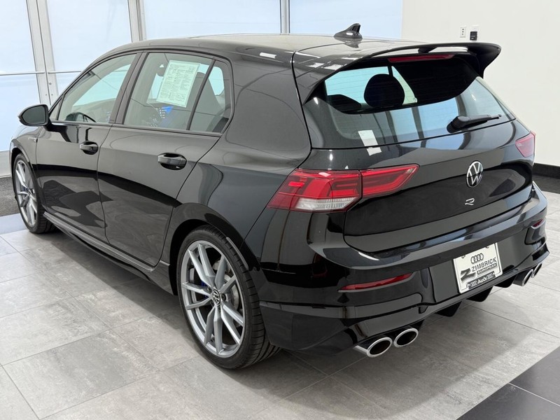 Volkswagen Golf R Vehicle Image 4
