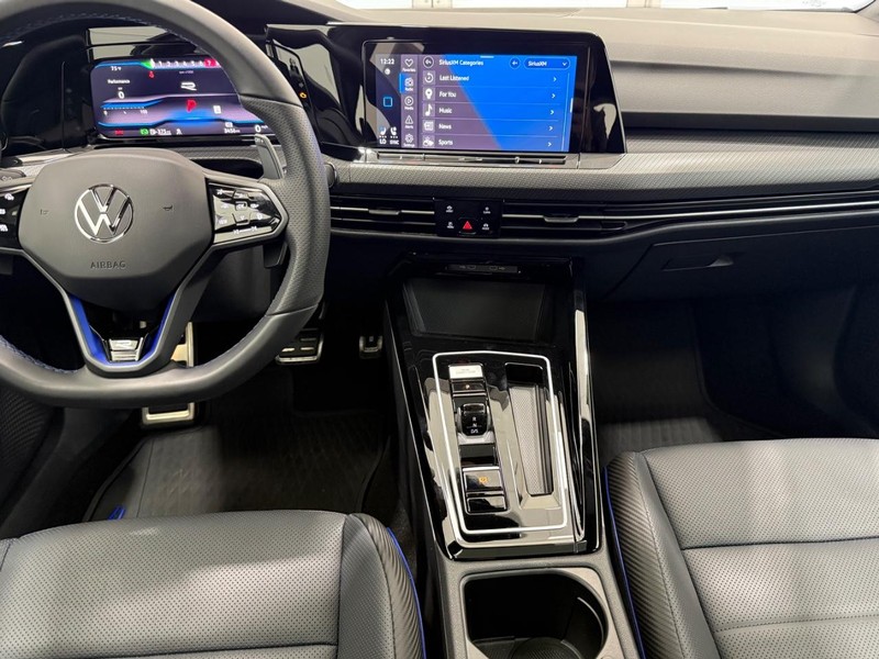 Volkswagen Golf R Vehicle Image 9