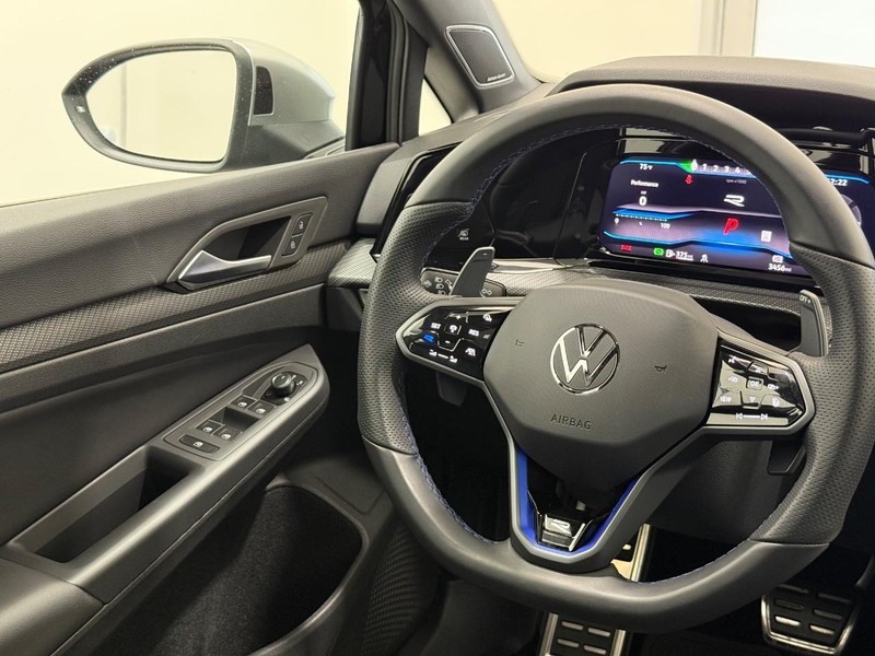 Volkswagen Golf R Vehicle Image 12