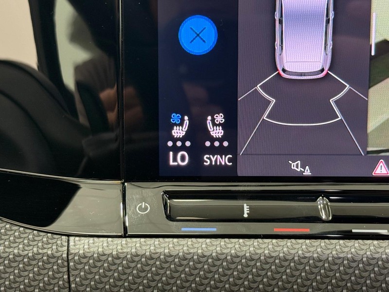 Volkswagen Golf R Vehicle Image 18