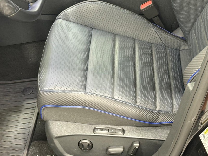 Volkswagen Golf R Vehicle Image 20