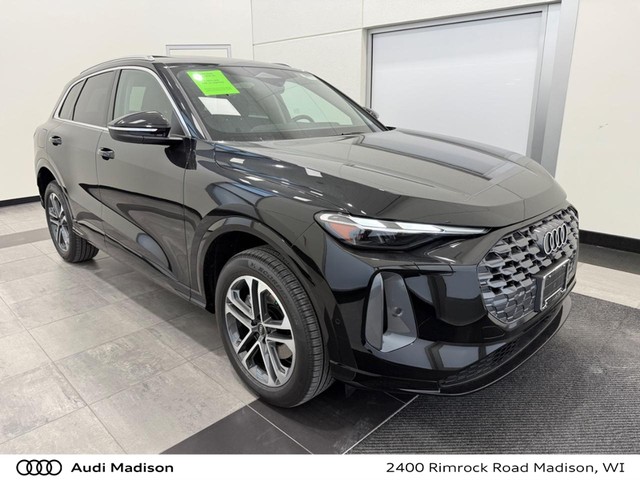 2025 Audi New Q5 Premium's photo