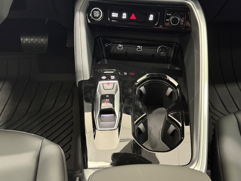 Audi Q5 Vehicle Image 8