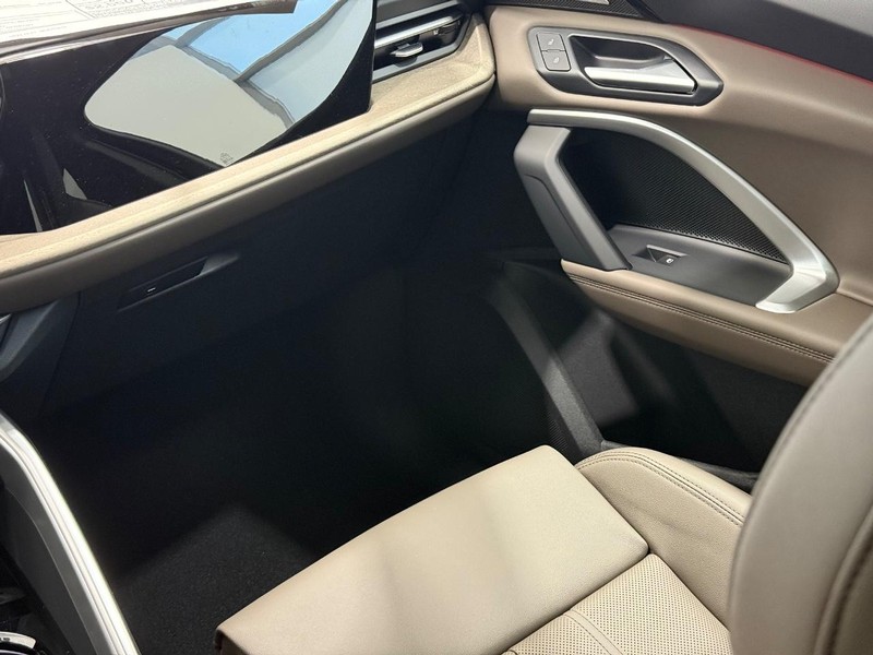 Audi Q5 Vehicle Image 8