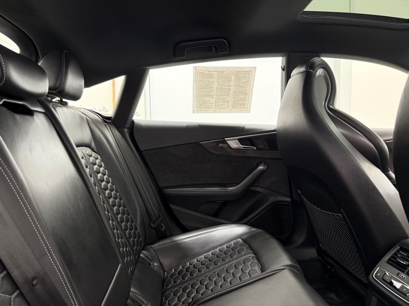 Audi RS 5 Sportback Vehicle Image 4