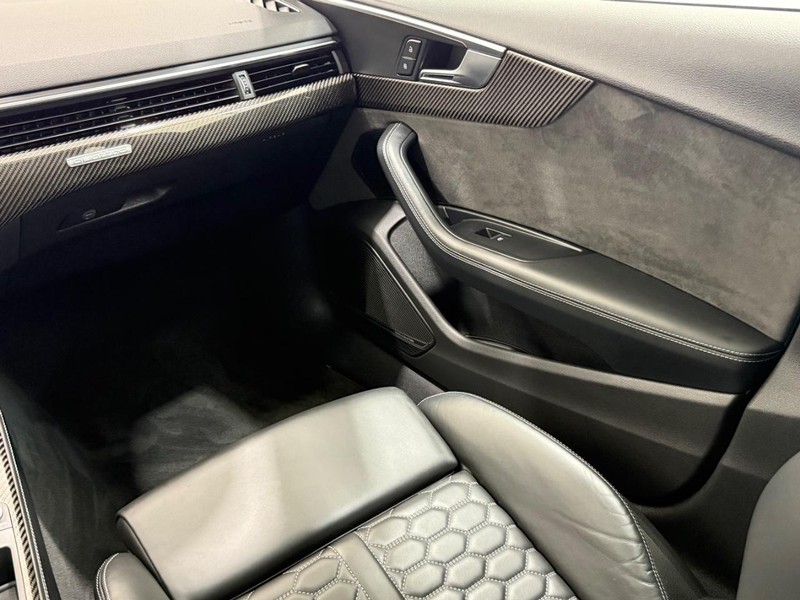 Audi RS 5 Sportback Vehicle Image 9