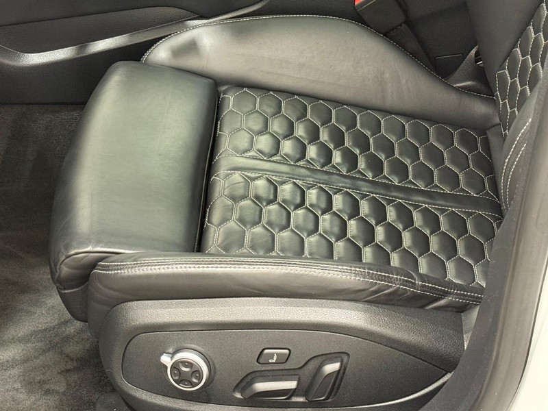 Audi RS 5 Sportback Vehicle Image 16