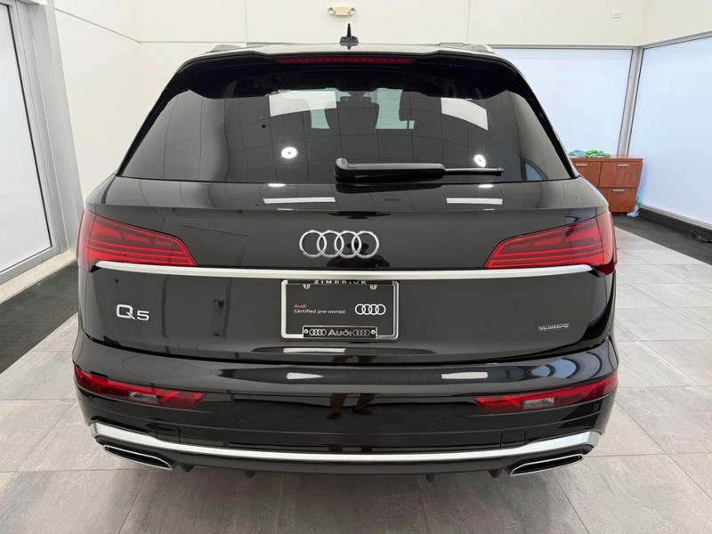 Audi Q5 Vehicle Full-screen Gallery Image 03