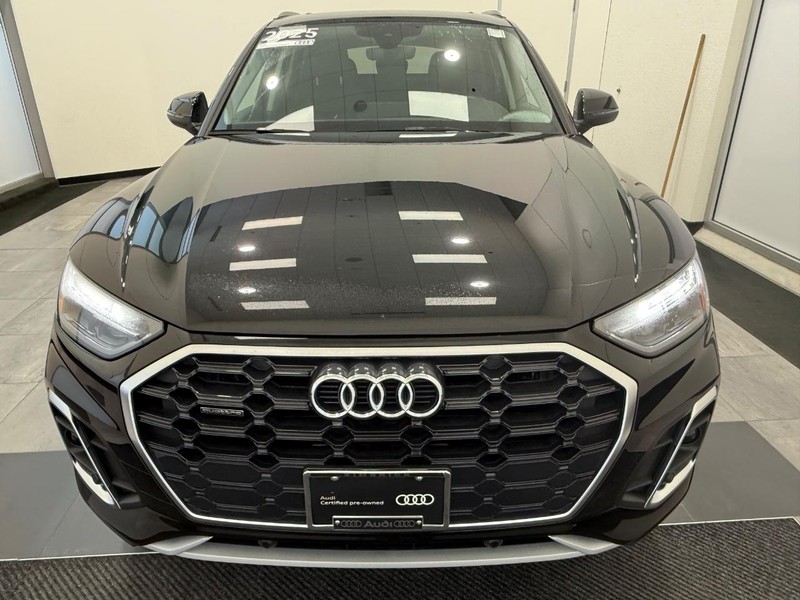 Audi Q5 Vehicle Full-screen Gallery Image 07