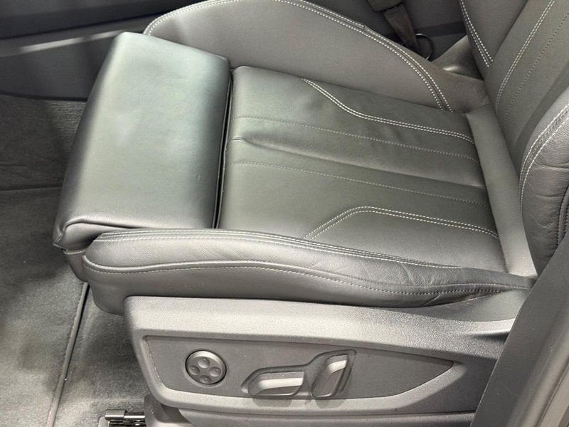 Audi Q5 Vehicle Full-screen Gallery Image 19