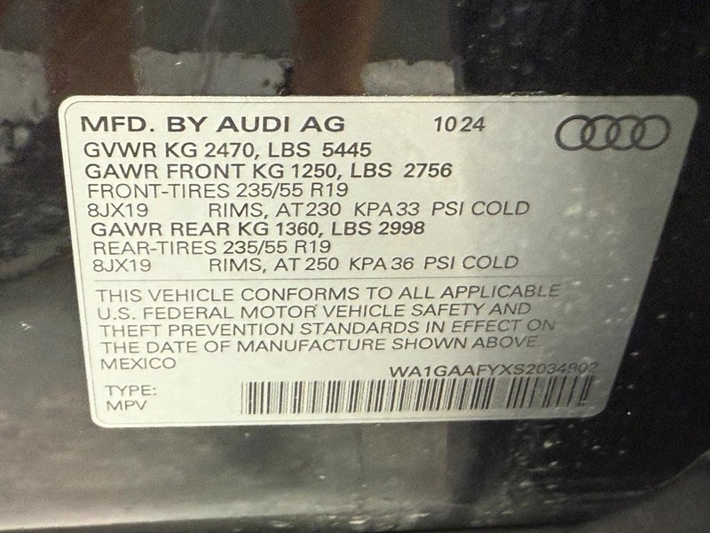 Audi Q5 Vehicle Full-screen Gallery Image 20