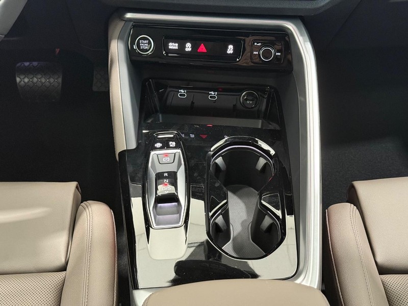 Audi Q5 Vehicle Image 9