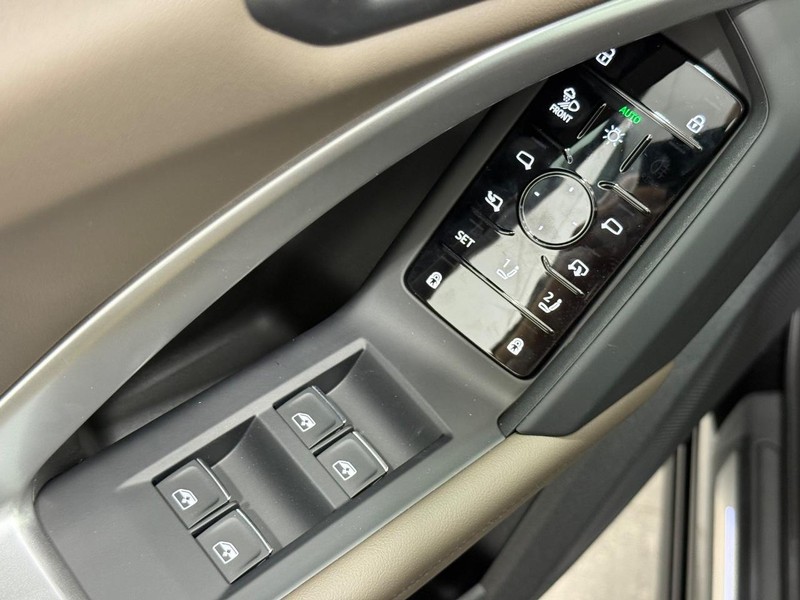 Audi Q5 Vehicle Image 16