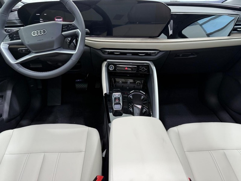 Audi Q5 Vehicle Image 5