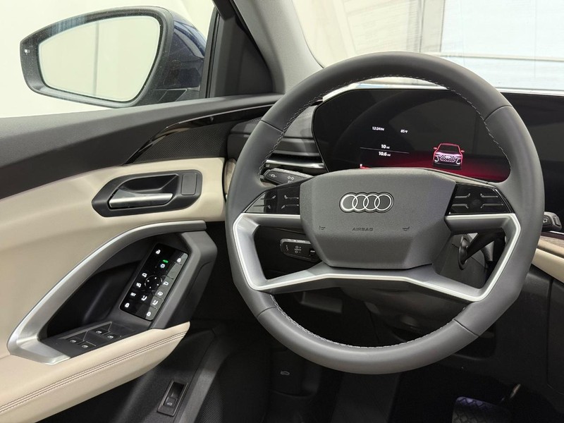 Audi Q5 Vehicle Image 8