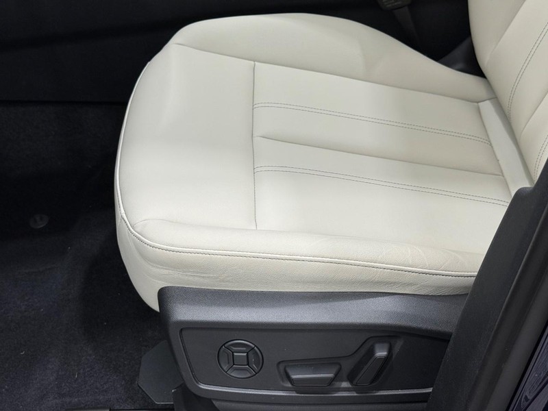 Audi Q5 Vehicle Image 15