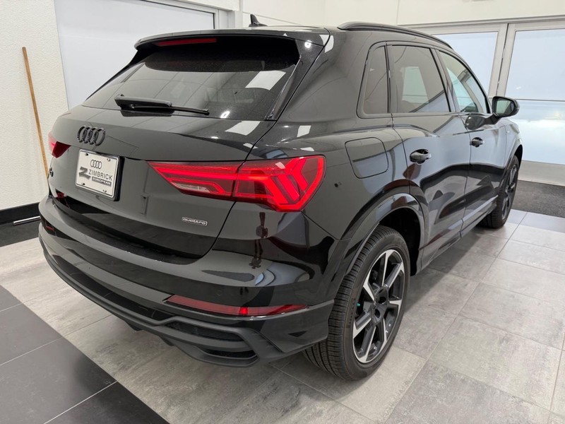 Audi Q3 Vehicle Image 2