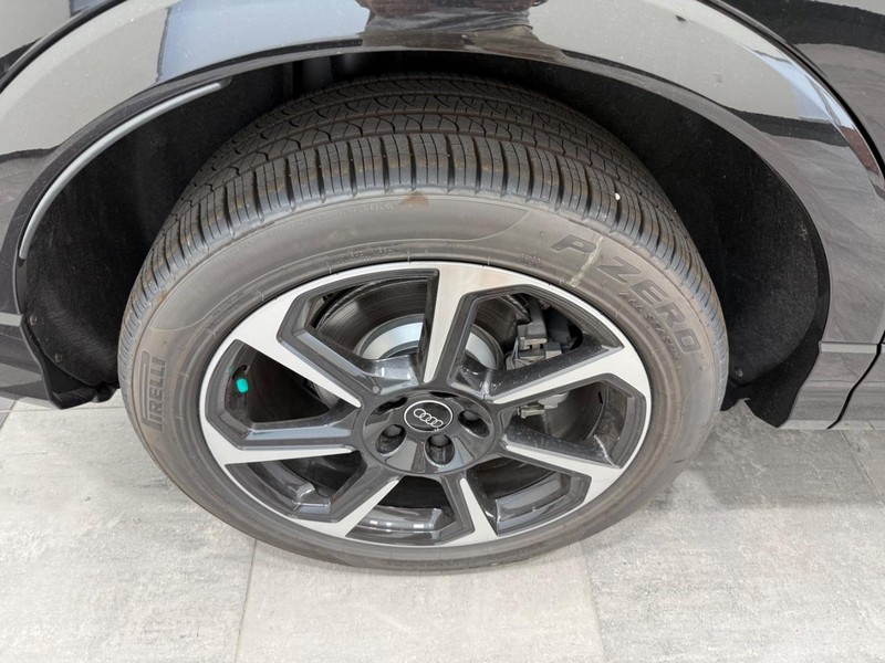 Audi Q3 Vehicle Image 3