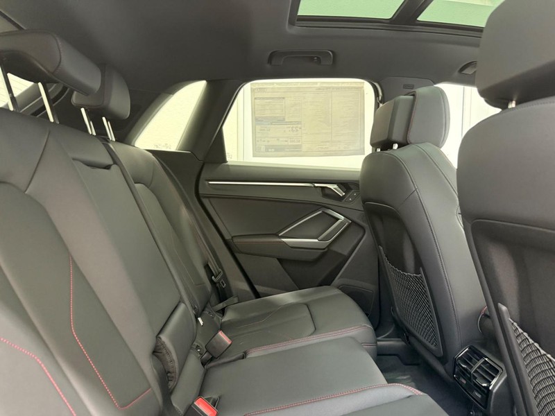 Audi Q3 Vehicle Image 4