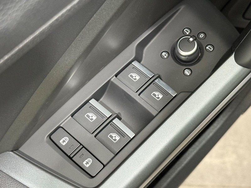 Audi Q3 Vehicle Image 15