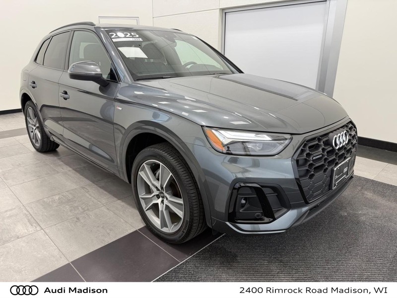 Audi Q5 Vehicle Full-screen Gallery Image 01