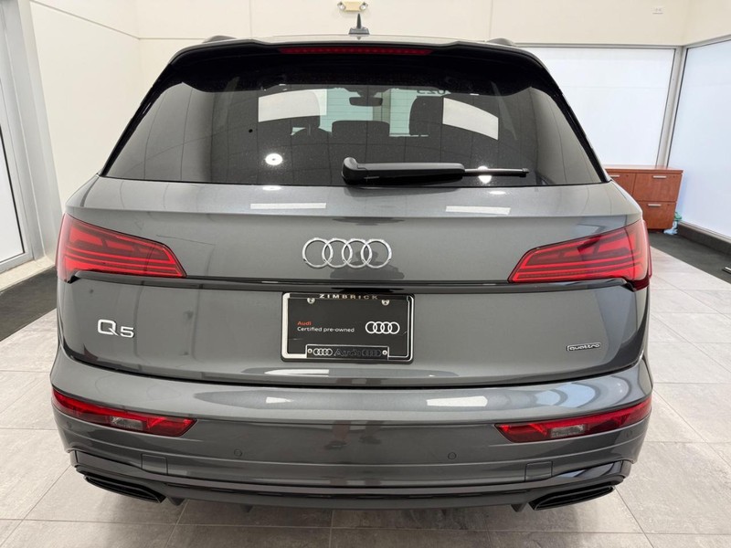 Audi Q5 Vehicle Full-screen Gallery Image 03