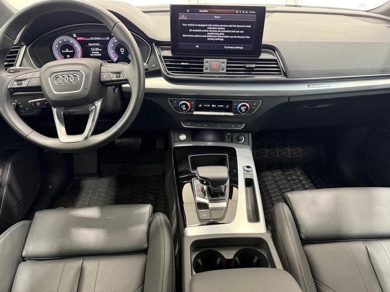 Audi Q5 Vehicle Full-screen Gallery Image 09