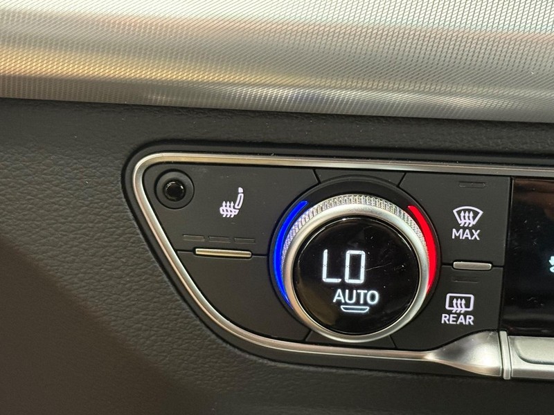 Audi Q5 Vehicle Full-screen Gallery Image 19