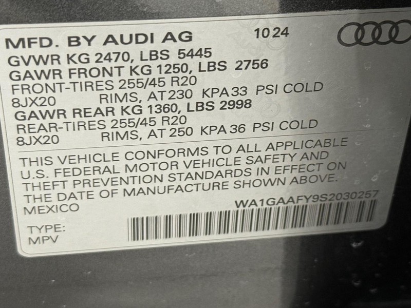 Audi Q5 Vehicle Full-screen Gallery Image 22